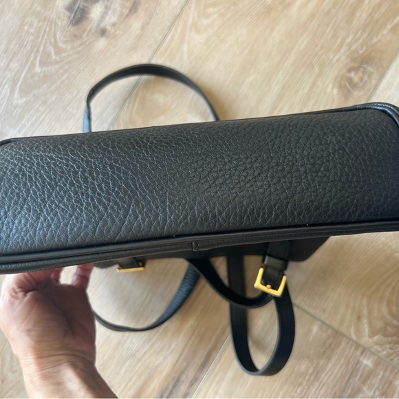 BURBERRY Black Leather Shoulder Bag with Gold Accents and Nova Check interior - Picture 5 of 12